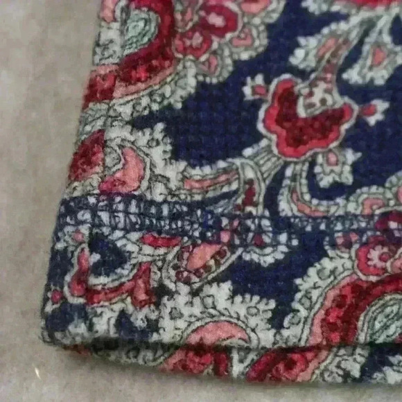 SUNDANCE Thermal Paisley Quarter Sleeve Velvet Detail Button Cuff Women Pet Med - Picture 4 of 9